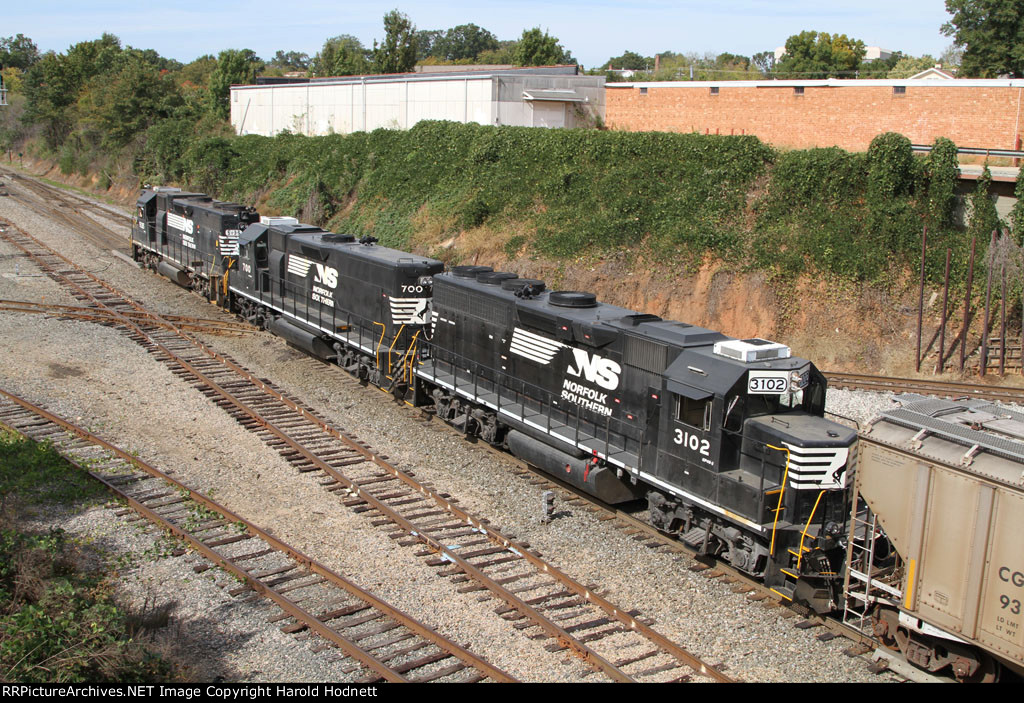 NS 3102 is the last unit of train P2R crossing Boylan Jct